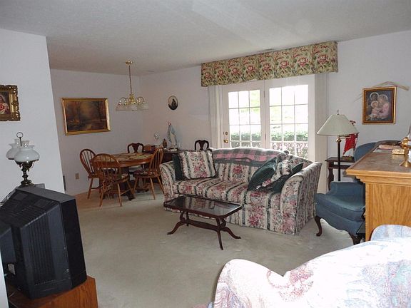 4th image of 2300 Sylved Ln Unit 4
