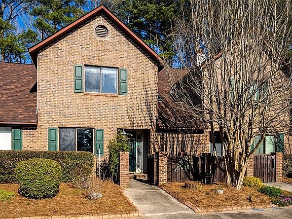 2nd image of 214 Abbey Ln