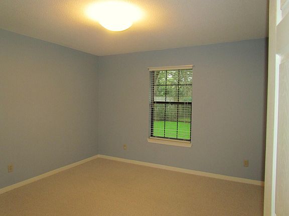 3rd image of 904 Whisperwood Ln S