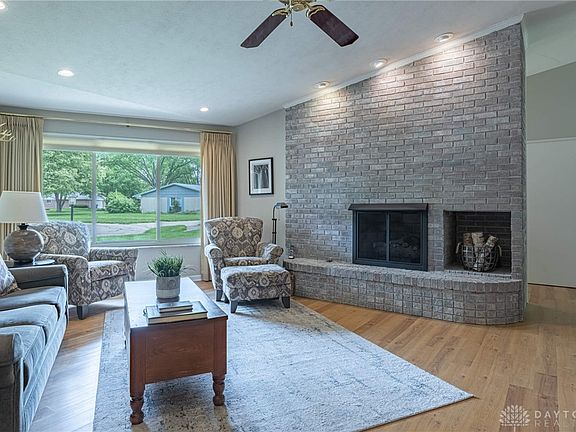 3rd image of 5374 Oak Bend Cir