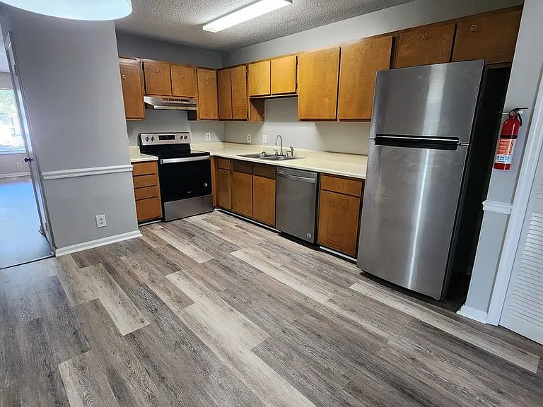 910 Brett Dr #129 — Photo 5