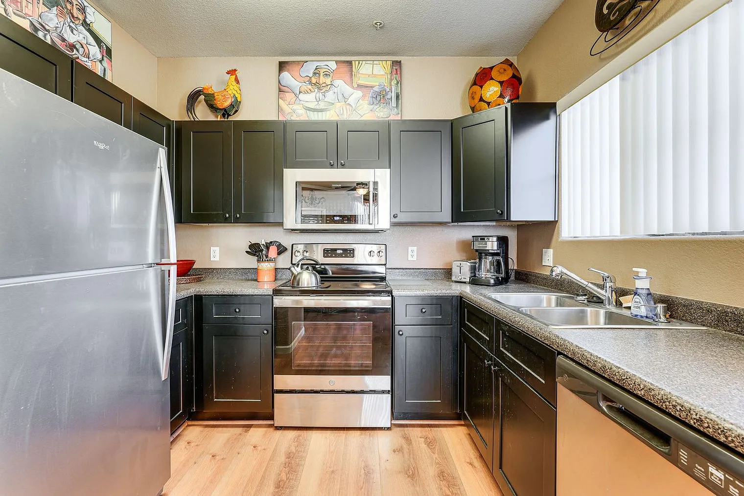 1 bed, 1.0 bath, 796 sqft, $3,667 — Photo 4