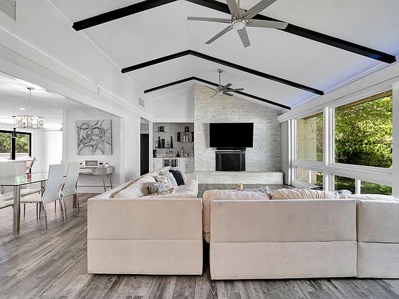 11th image of 5976 E Butler Ave
