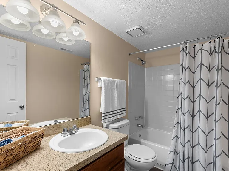 The Rooke (Classic) - 2 Bed / 2 Bath - 1,066-1,096 Sq.Ft.