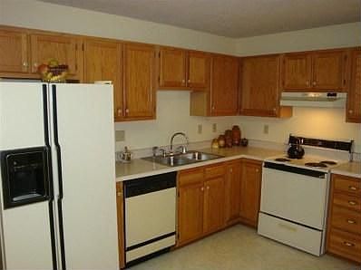 5th image of 5250 Farm House Ln Unit 17