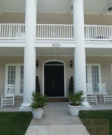 2nd image of 1628 Sam Houston Dr