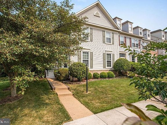 2nd image of 7001 Fieldhurst Ct