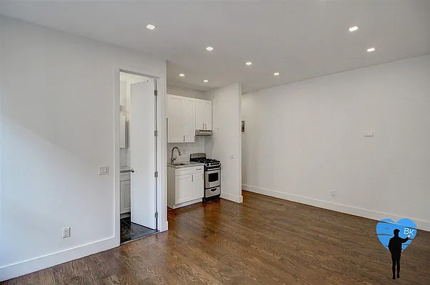 Rented by Next Door Realty NYC | media 2
