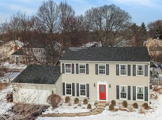 1828 Leabrook Ct, Naperville, IL 60565