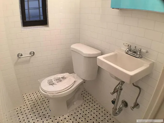 Rented by Sovereign Associates | media 31