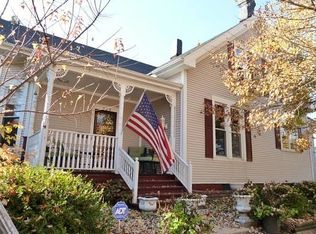 909 Tremont St, Lincoln, IL 62656