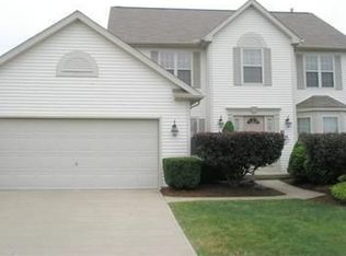 27054 Dogwood Ln, Olmsted Township, OH