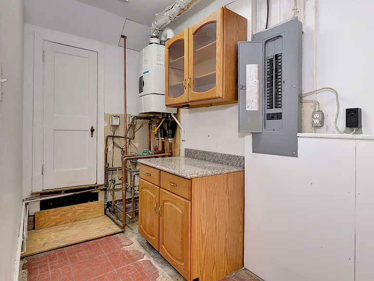 39 Westover Rd — Photo 21