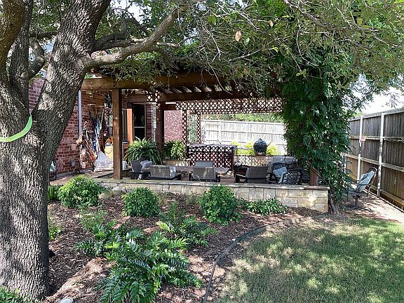 5th image of 1417 Park Pl