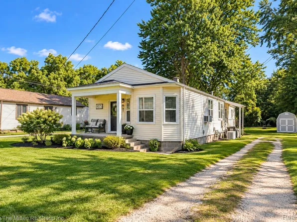 9075 Tuttle Hill Rd, Willis, MI 48191