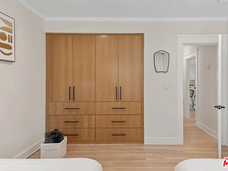1224 N Ogden Dr — Photo 48