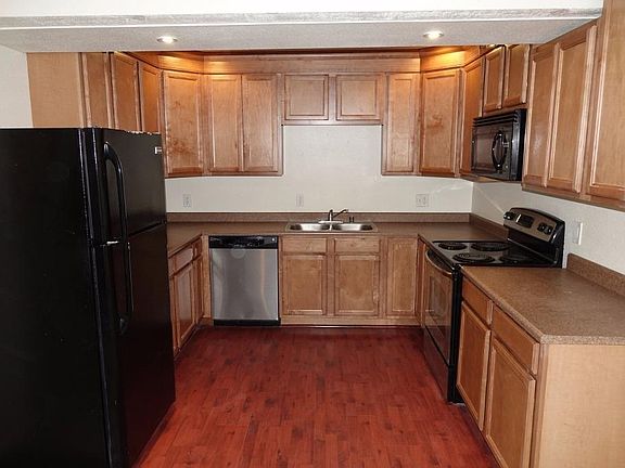 3rd image of 5840 Palm Ave