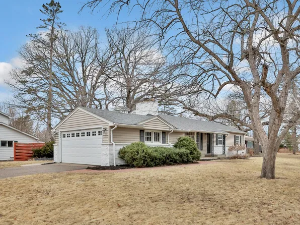 2221 Sierra Dr, White Bear Lake, MN 55110