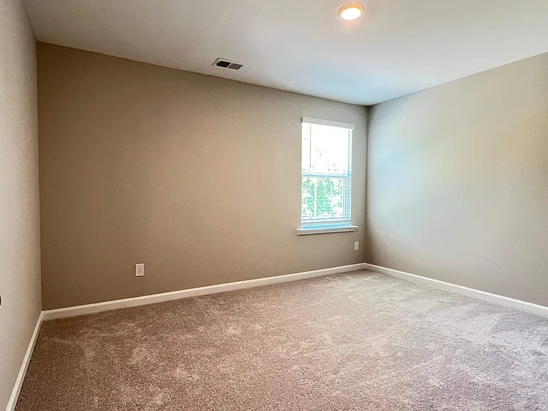 292 Grey Falcon Ave — Photo 34