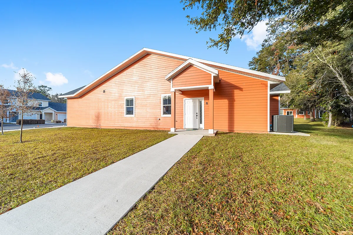 Building Photo - 1597 NW 29th Rd #8A