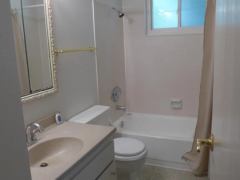 1624 Glennwood Ave SE — Photo 8