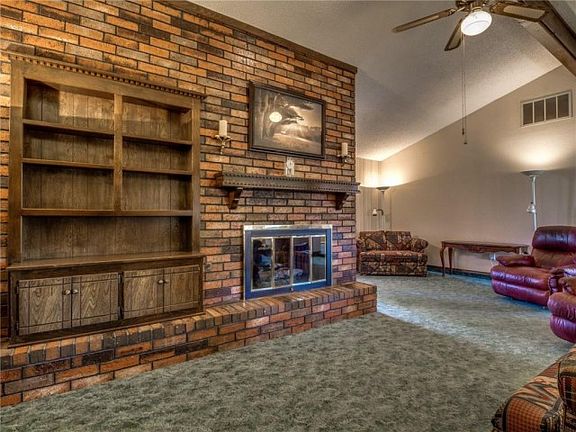 4th image of 204 W Platt Dr