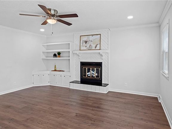4th image of 4811 Tiffany Ave