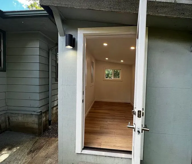 4434 SW Valona Way — Photo 45