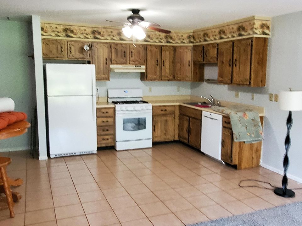2nd image of 36 Joan Dr #B