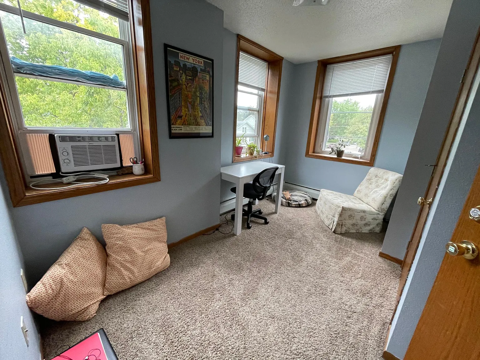 4 bed, 600 sqft, $1,300 — Photo 4
