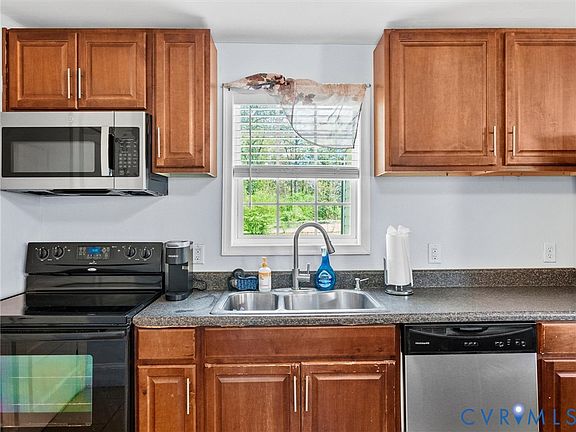 3rd image of 8413 Broadway Ave