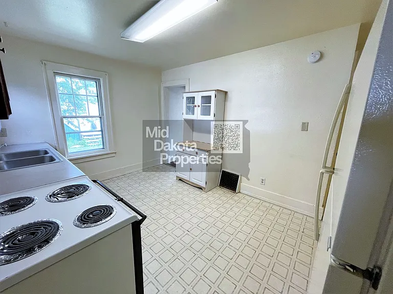 211 & 213 N Edmunds St — Photo 5