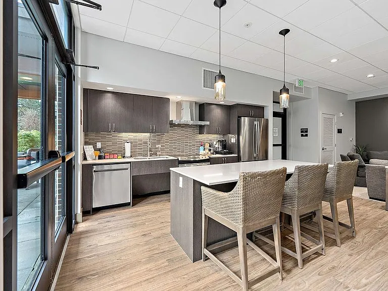 Edge Apartments — Photo 45