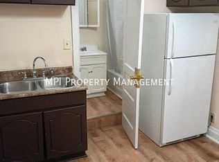 2820B W Clybourn St, Milwaukee, WI 53208