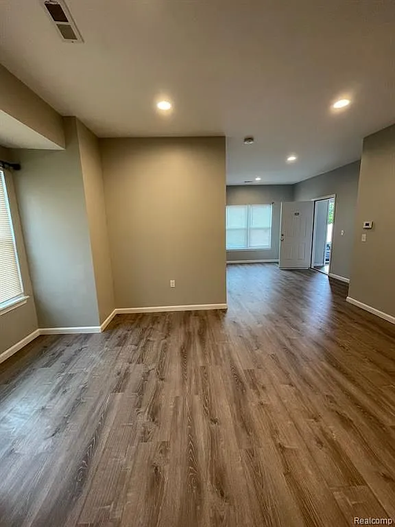2 bed, 1.0 bath, 800 sqft, $1,150 — Photo 3