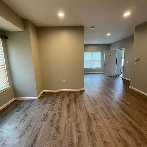 1119 Custer St #202 — Photo 3