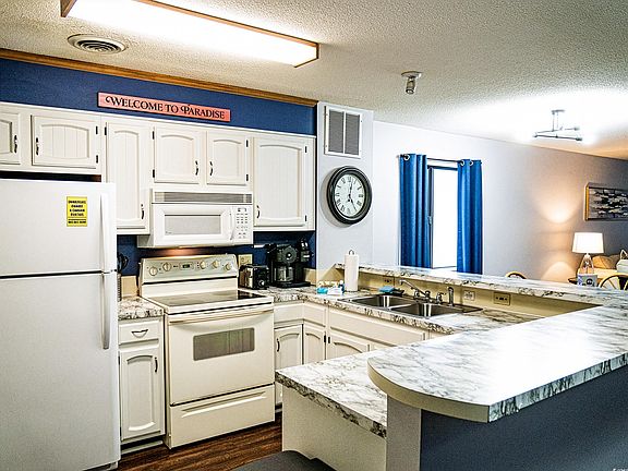 3rd image of 1014 Dogwood Dr. S #201