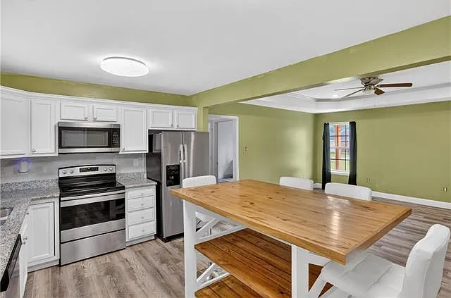 1014 Webb St — Photo 10