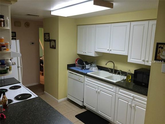3rd image of 2852 W Shelton Ave