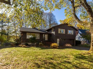 221 Hillside Dr, Portsmouth, NH 03801