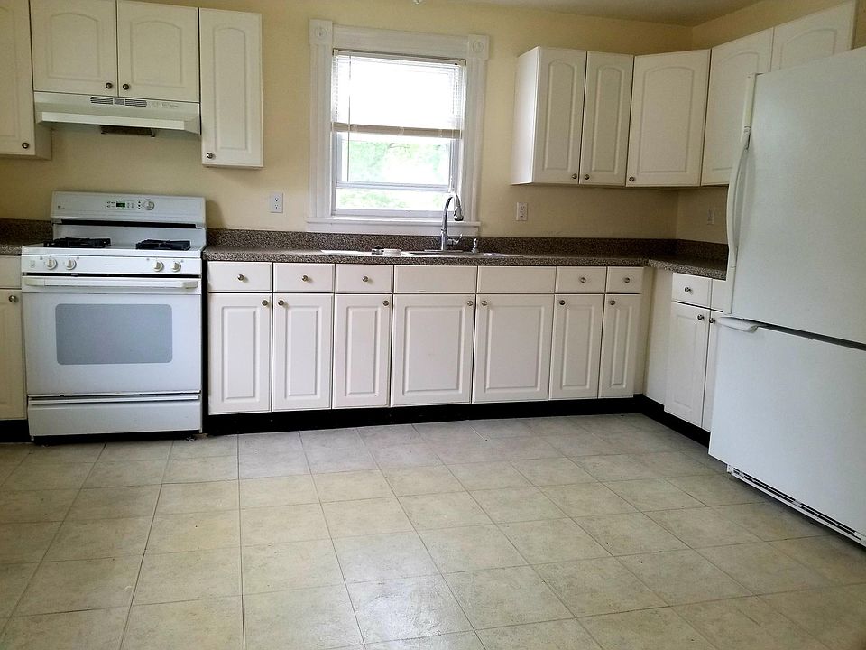 1st image of 107 Maple St