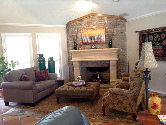 3rd image of 2526 Crestline Dr