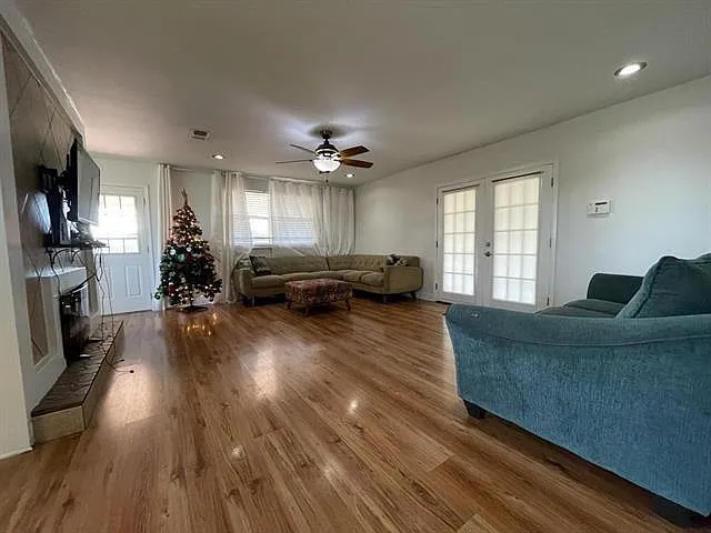2308 Margaret Ln — Photo 5
