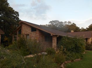 6015 Los Robles Dr, College Station, TX 77845