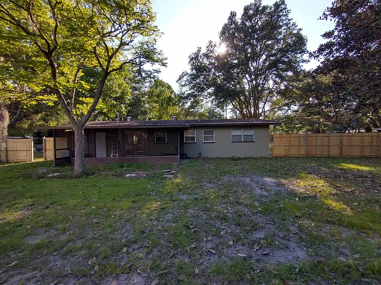 4103 NW 21st Dr — Photo 16