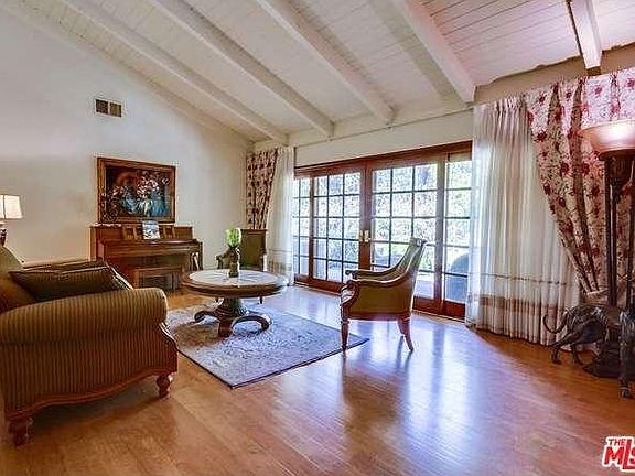 5th image of 5837 Capistrano Ave