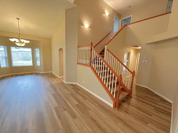 3rd image of 12461 SE 259th St