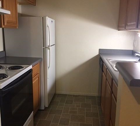 3rd image of 1601 Pennsylvania St NE #32-unit 1