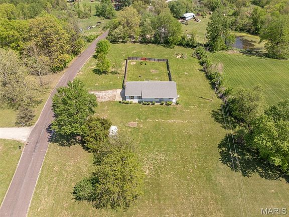 3rd image of 102 Apple Grove Rd
