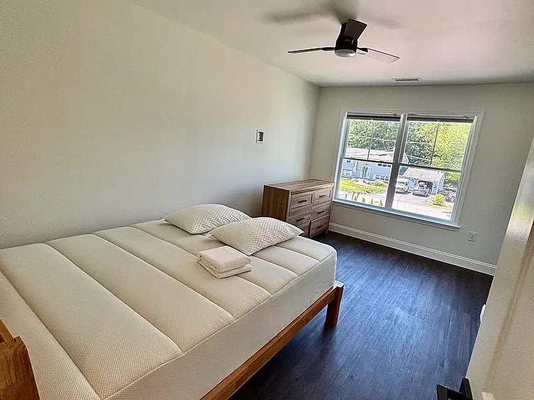 115-117 Oak St #115 — Photo 16